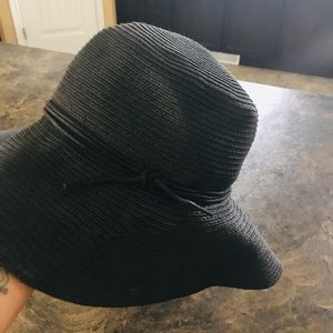 Aritzia Talula Eau Claire hat M/L NWT